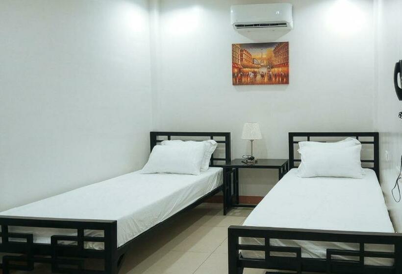 בית מלון כפרי Kris And Frans Inn