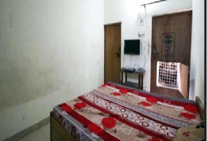 هتل New Agra Guest House By Wb Inn