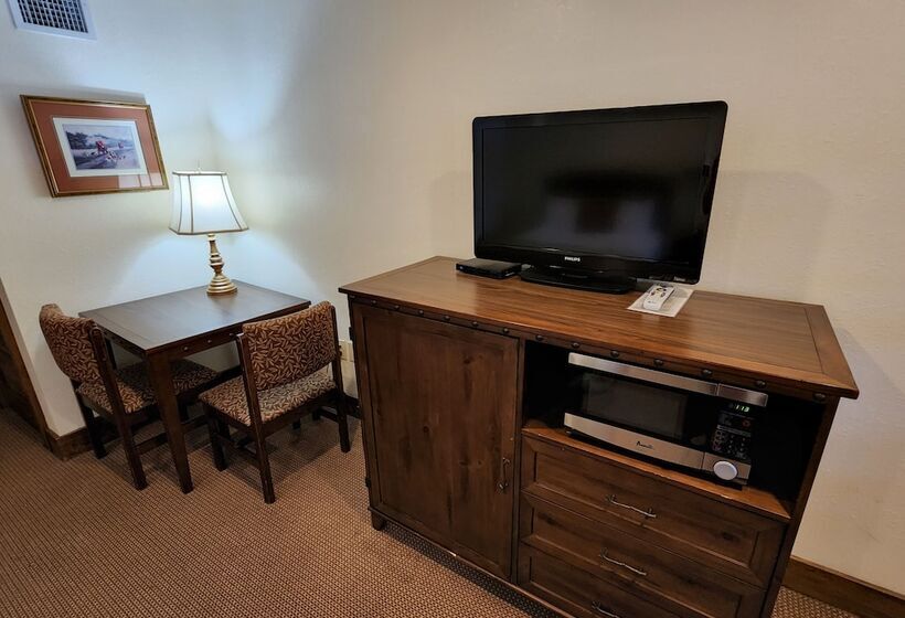 Отель The Inn At Shady Lawn