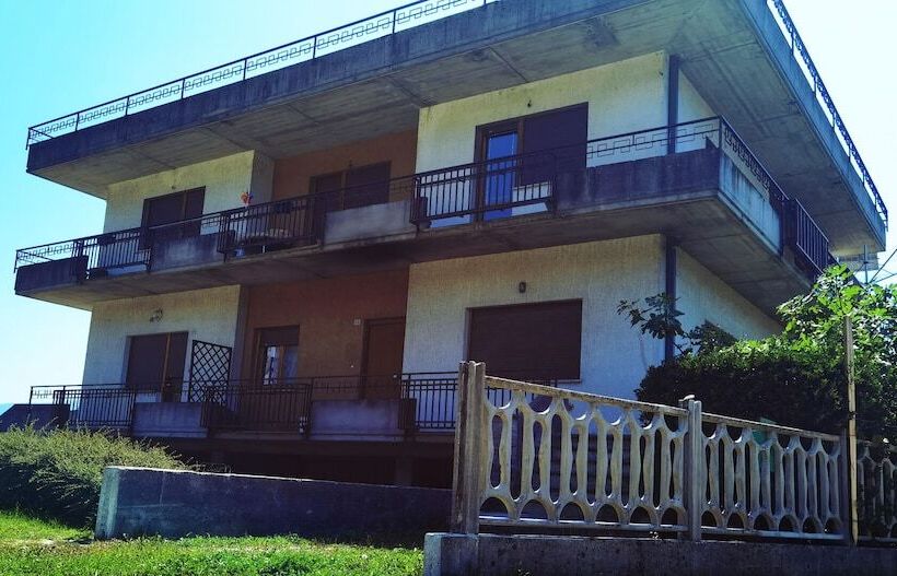 Пансион Angela Home Rooms