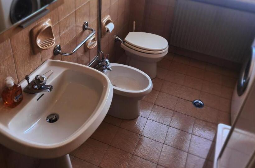 Пансион Angela Home Rooms