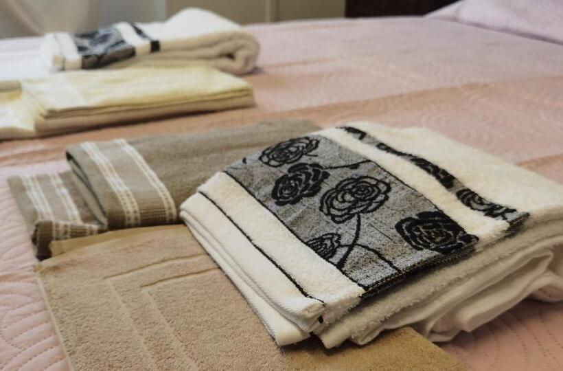 Пансион Angela Home Rooms