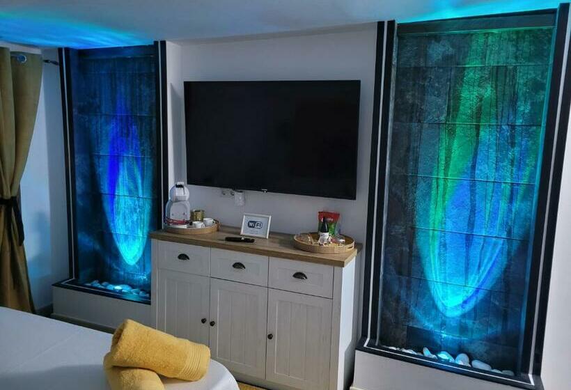 بنسيون Chabela S Water Wall