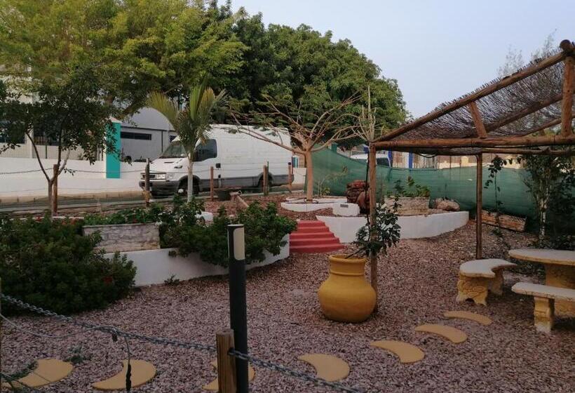 بنسيون Chabela S Water Wall