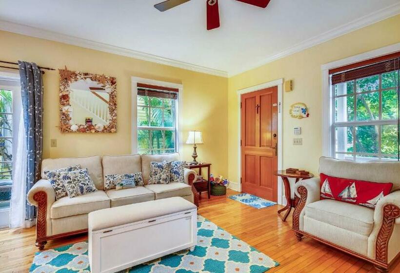 Tumis Time Out By Avantstay Heart Of Old Town W Shared Pool Month Long Stays Only