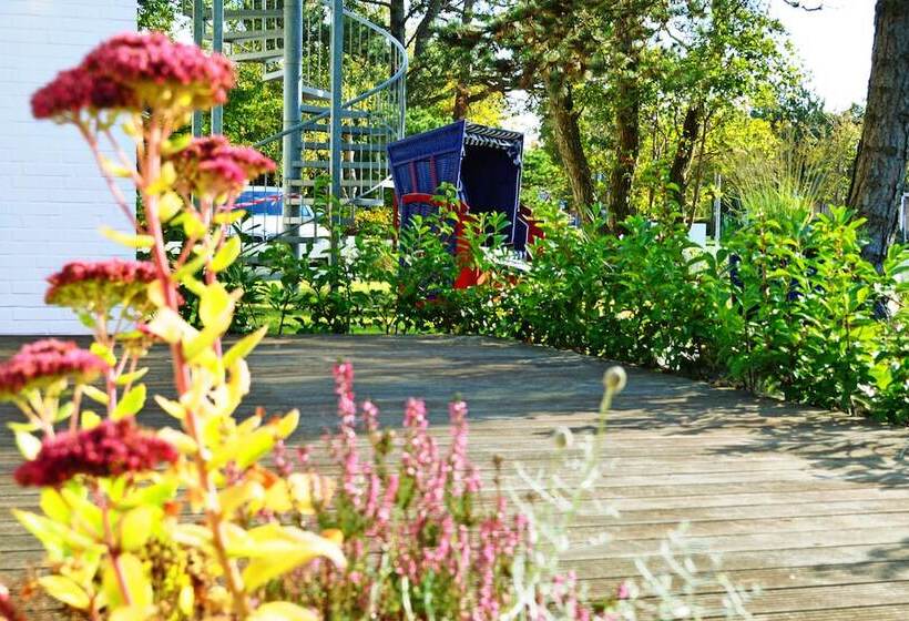 ベッドアンドブレックファースト Das Kleine Glück   Adults Only