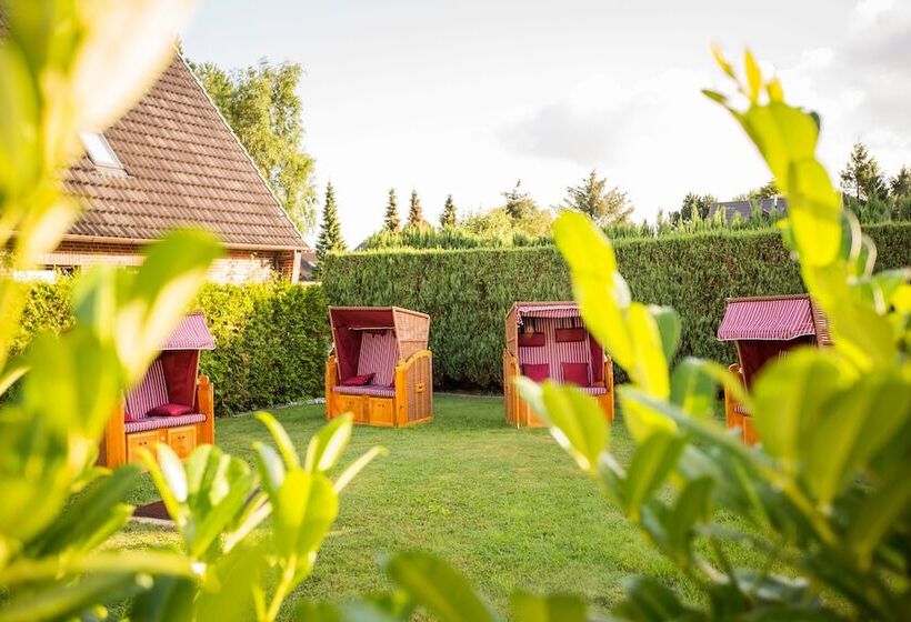 ベッドアンドブレックファースト Das Kleine Glück   Adults Only