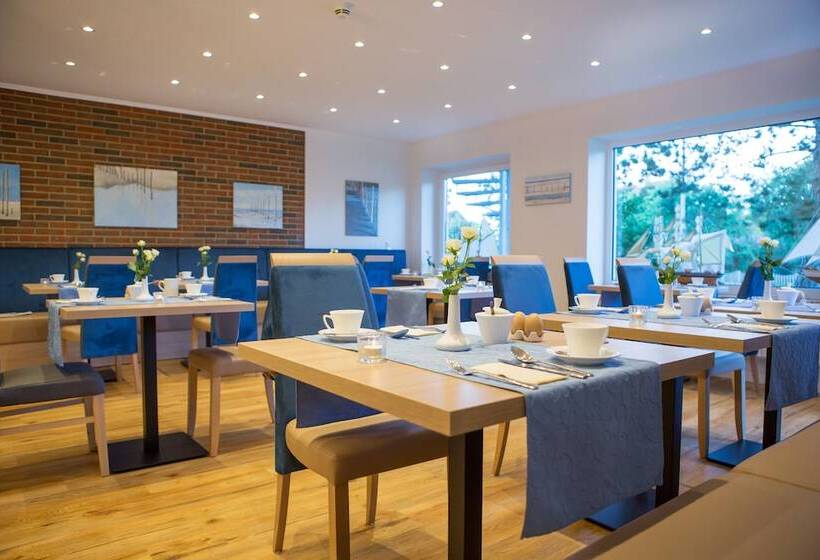 ベッドアンドブレックファースト Das Kleine Glück   Adults Only