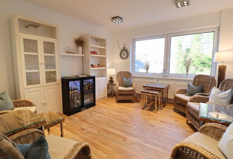 ベッドアンドブレックファースト Das Kleine Glück   Adults Only