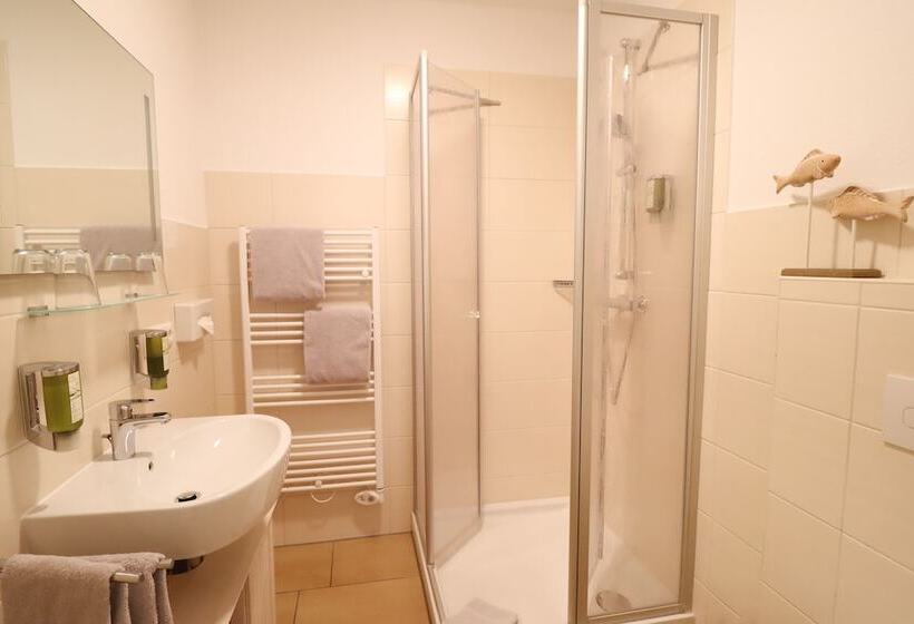 ベッドアンドブレックファースト Das Kleine Glück   Adults Only