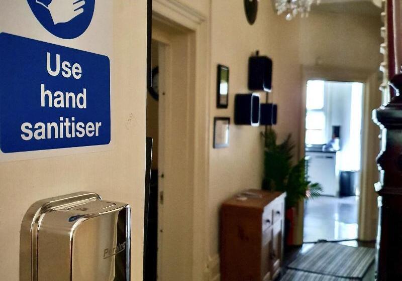 مبيت وإفطار The Hedley Townhouse