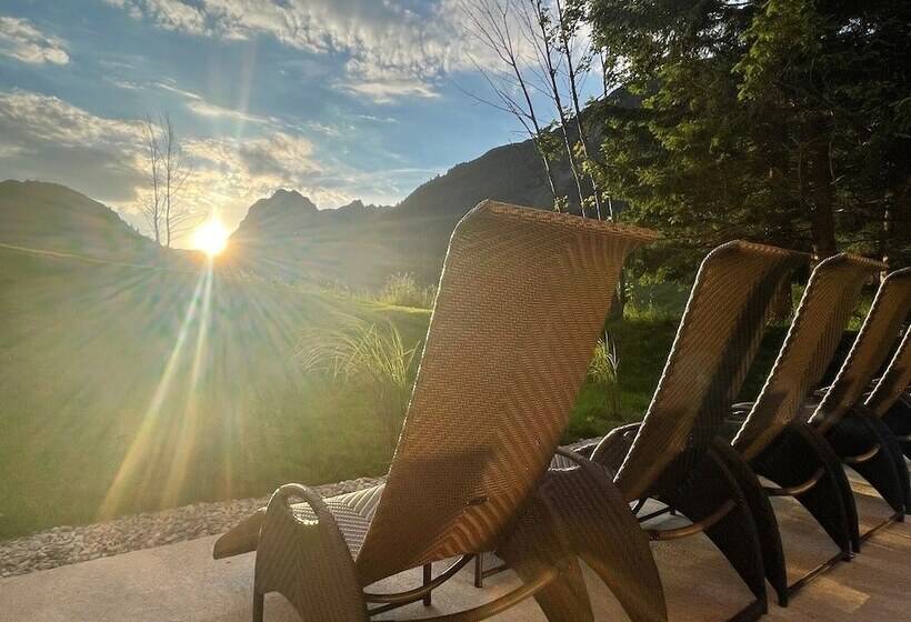 فندق Alpin   Studios & Suites