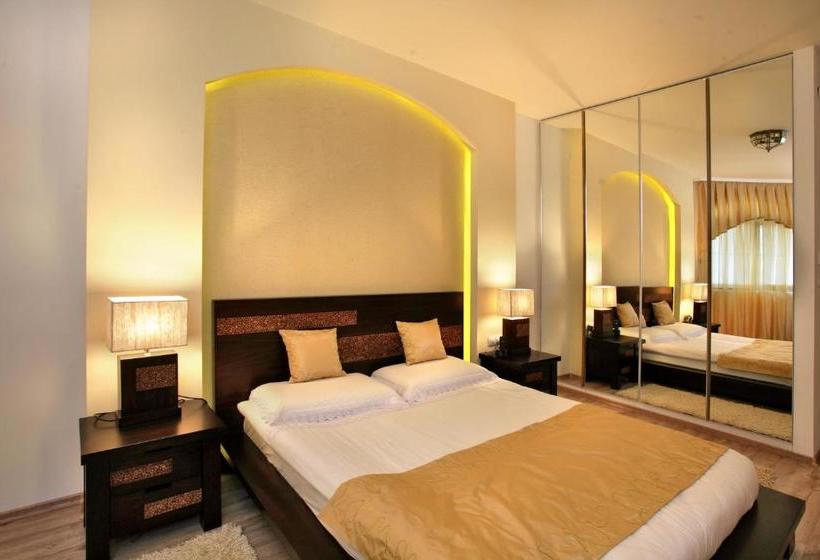 Familly Art Hotel Nirvana