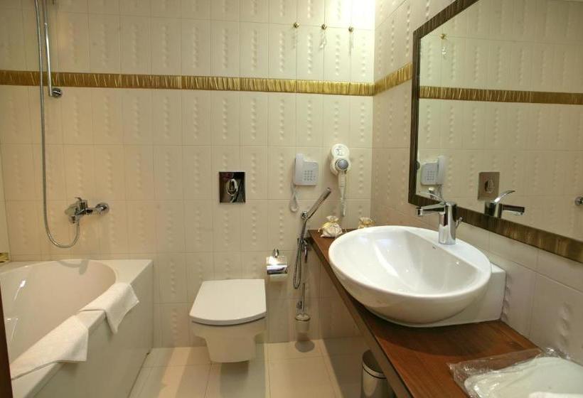 Familly Art Hotel Nirvana