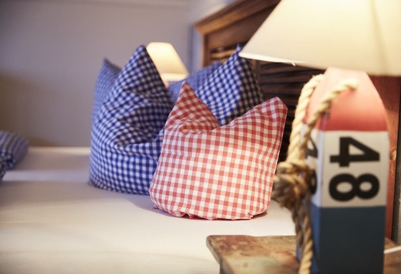 ホテル Bernstein  Bootshaus