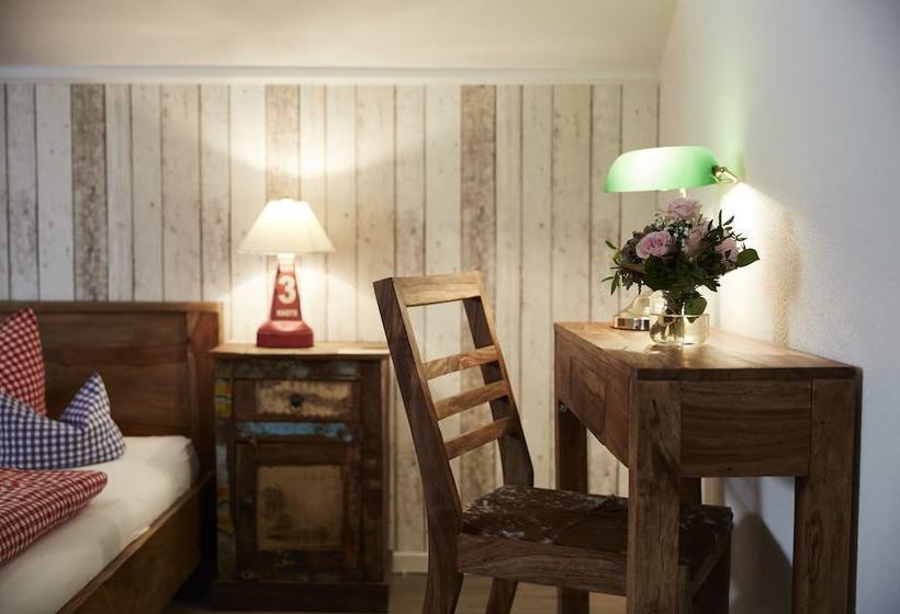 ホテル Bernstein  Bootshaus