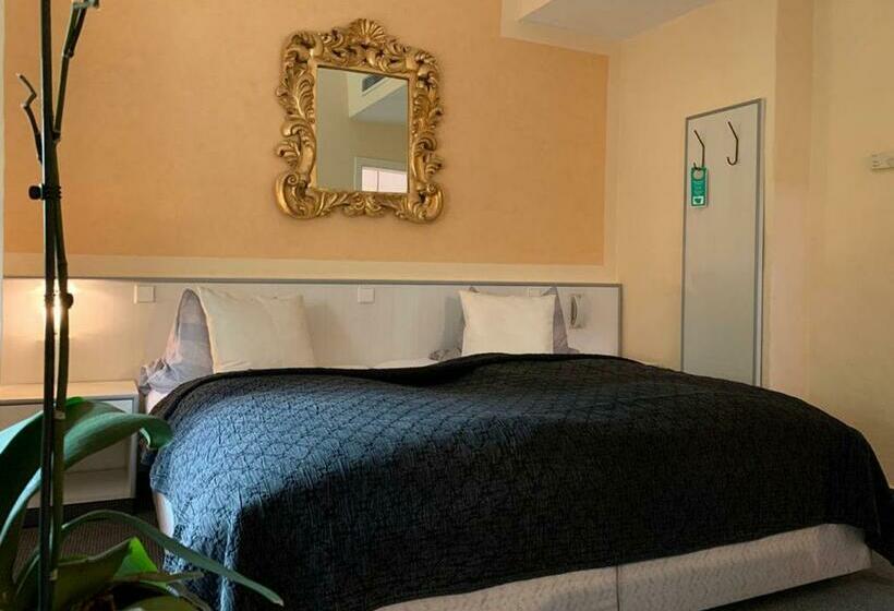 Отель Blaufuchs