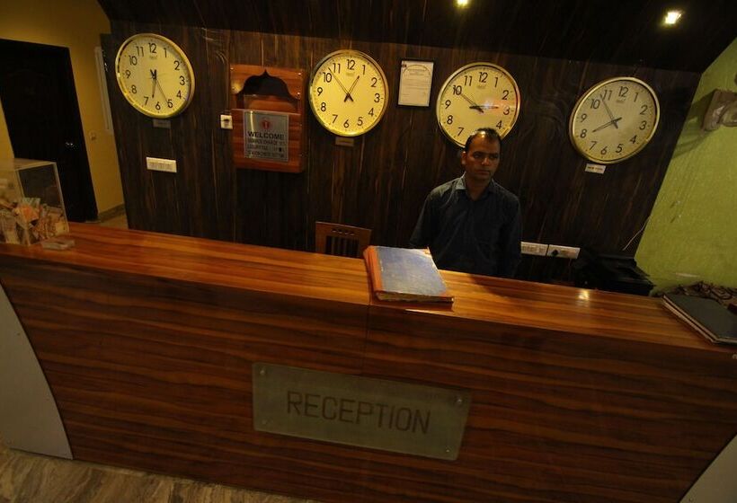 ホテル Castle Blue New Delhi Near Igi Airport