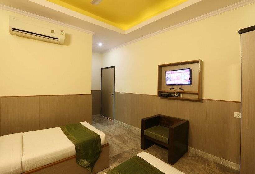 ホテル Castle Blue New Delhi Near Igi Airport