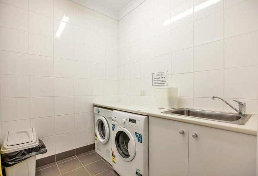 בית מלון כפרי Century Inn