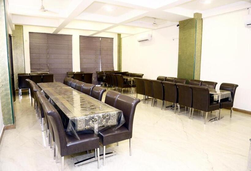 فندق City Centre Inn New Delhi