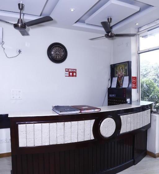 فندق City Centre Inn New Delhi