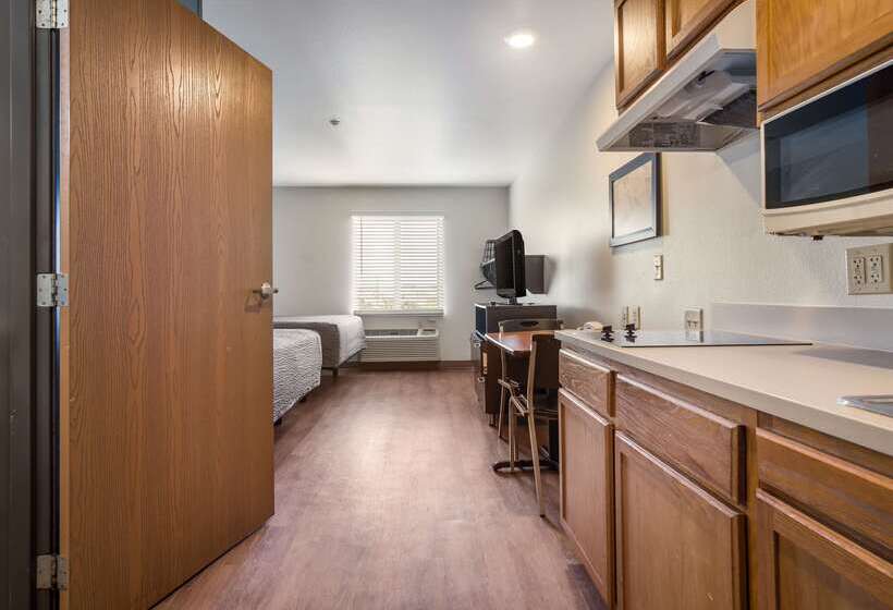 בית מלון כפרי Extended Stay America Select Suites  Fort Myers