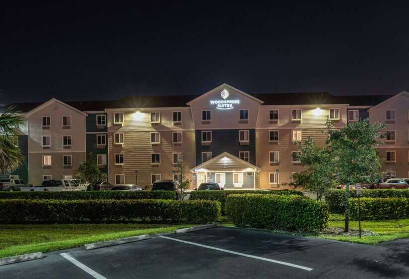 בית מלון כפרי Extended Stay America Select Suites  Fort Myers