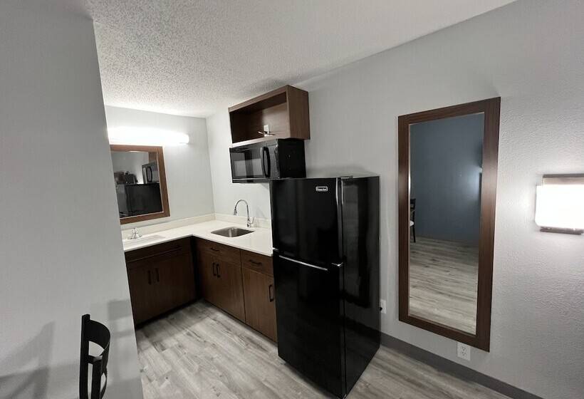 ホテル Hometowne Studios By Red Roof Florence, Ky Cincinnati Airport