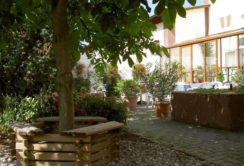 호텔 Gesellschaftshaus