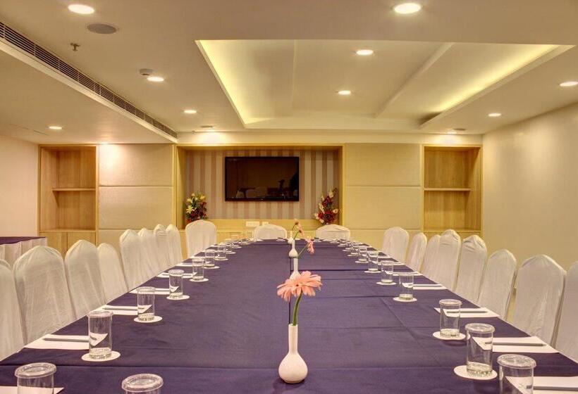 ホテル Golden Tulip  Jaipur