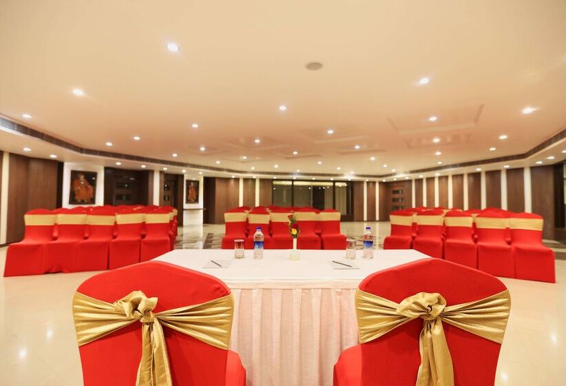 ホテル Golden Tulip  Jaipur