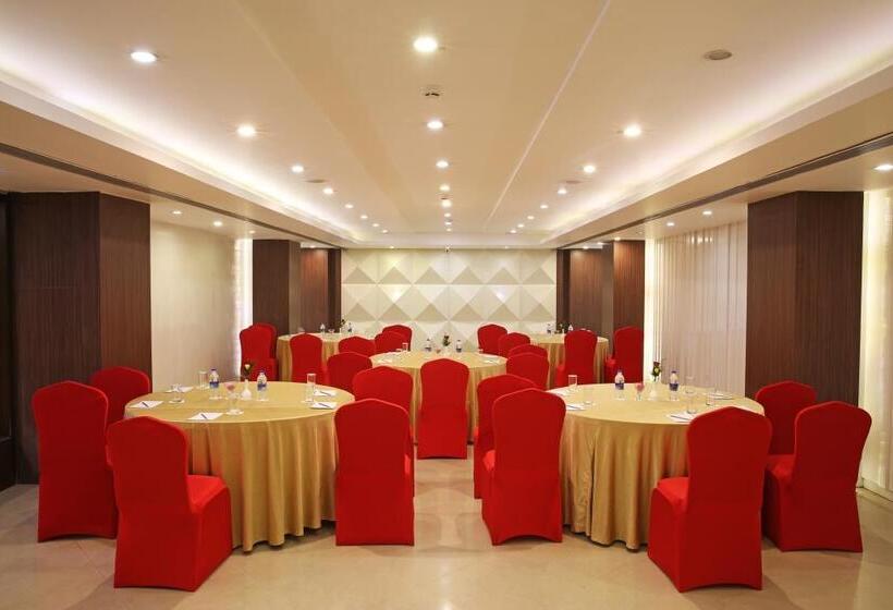 ホテル Golden Tulip  Jaipur