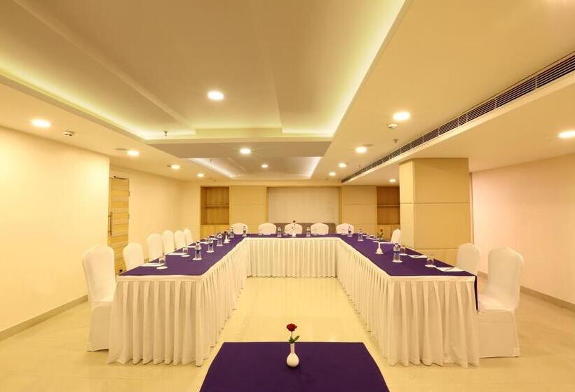 ホテル Golden Tulip  Jaipur