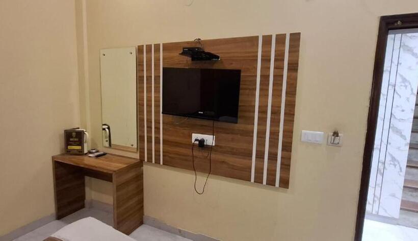 Отель Golden Wings