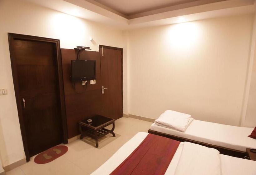 Отель Golden Wings