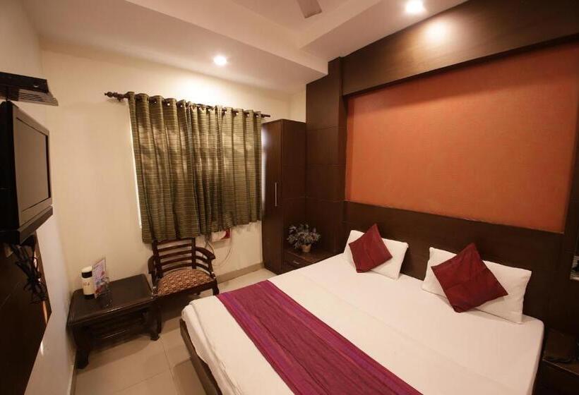 Отель Golden Wings