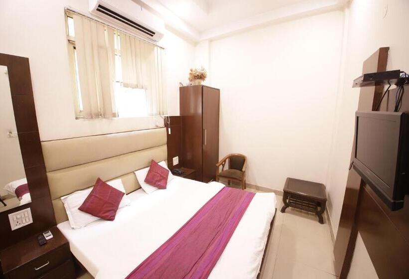 Отель Golden Wings