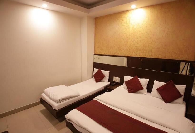 Отель Golden Wings