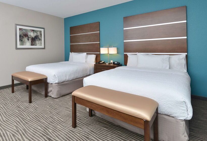 هتل Hampton Inn & Suites Des Moines Downtown