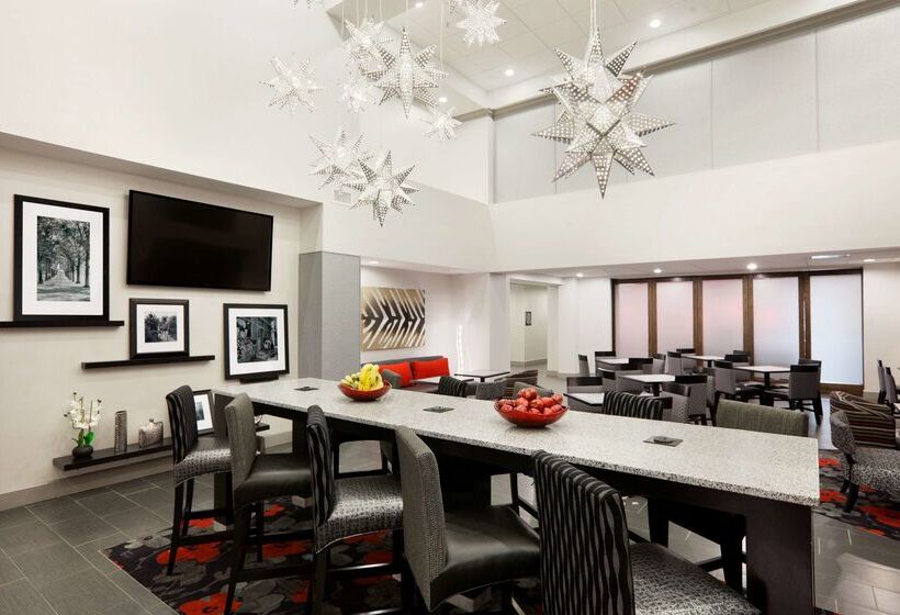 فندق Hampton Inn & Suites Roanoke Airport