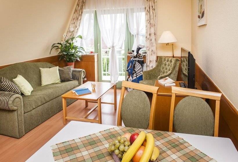 Отель Holiday Club Apartman