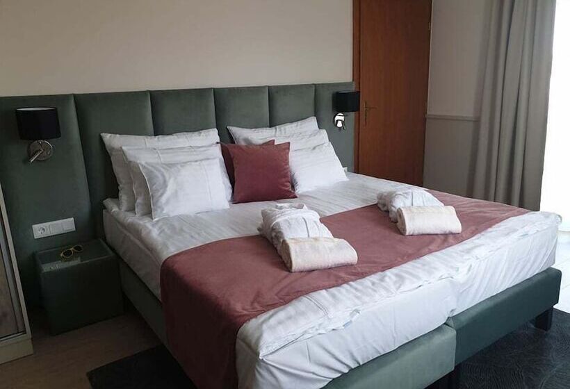 ホテル Holiday Club Apartman