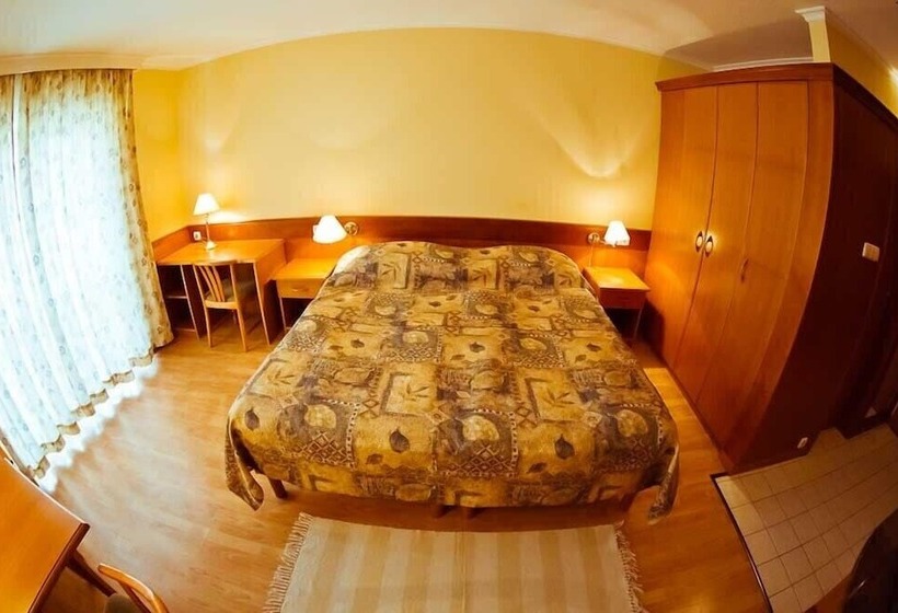 Отель Holiday Club Apartman