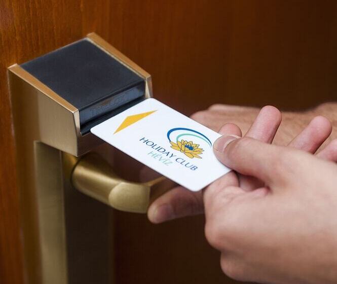 Отель Holiday Club Apartman