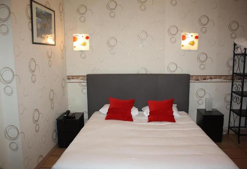 هتل Hôtel République