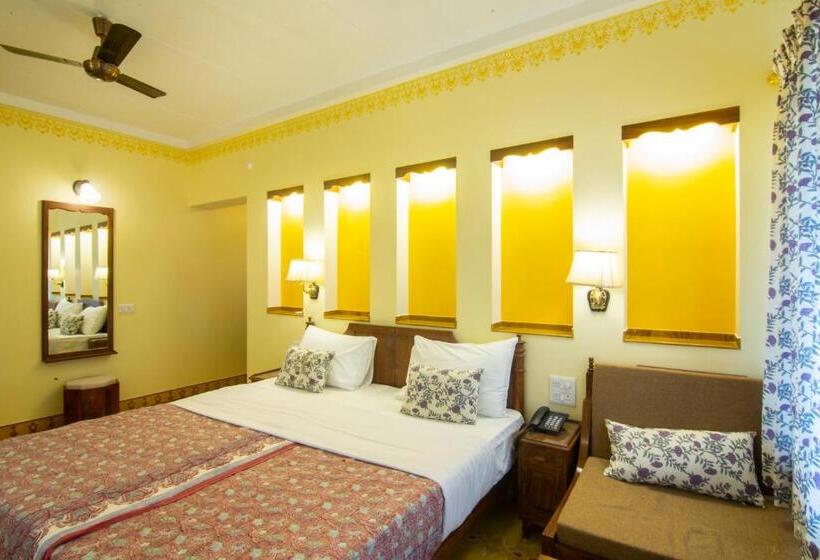 בית מלון כפרי Jai Niwas