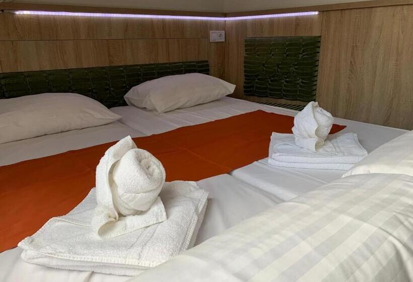 فندق Várfal Wellness Panzió