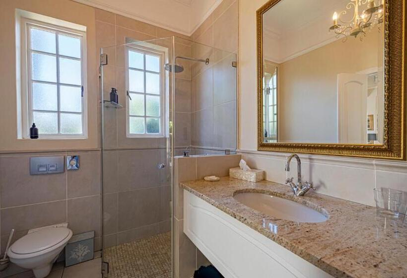 هتل Lemon Tree Lane