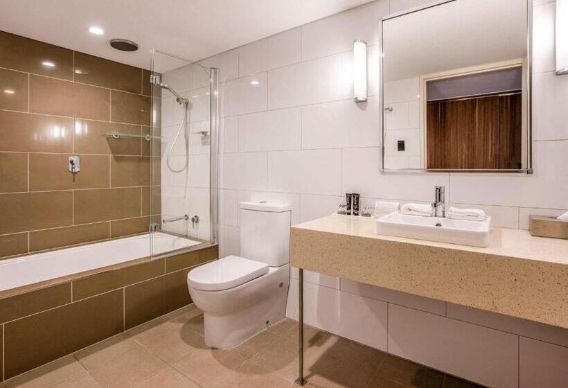 Отель Mantra Gladstone